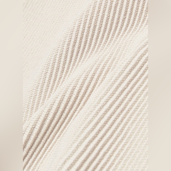 Sculpt Knit Squareneck Cropped Tank - Picture 2 of 7